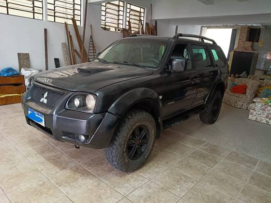 MITSUBISHI PAJERO SPORT 3.5 HPE 4X4 V6 24V GASOLINA 4P AUTOMÁTICO MITSUBISHI PAJERO SPORT 3.5 HPE 4X4 V6 24V GASOLINA 4P AUTOMÁTICO